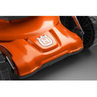 Газонокосарка бензинова Husqvarna LC 151, без приводу, 51 см, сталева дека, HS166A, 2.75кВт/3.6 к.с -