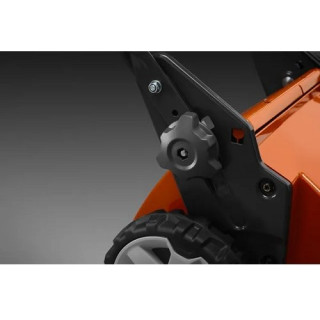 Газонокосарка бензинова Husqvarna LC 151, без приводу, 51 см, сталева дека, HS166A, 2.75кВт/3.6 к.с -